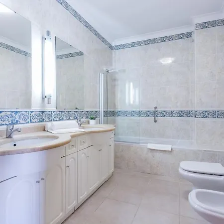 Апартаменты Central Lagos Apartment Лагуш