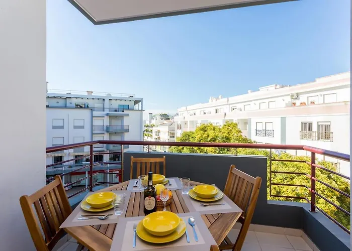 Central Lagos Apartment * 拉哥斯